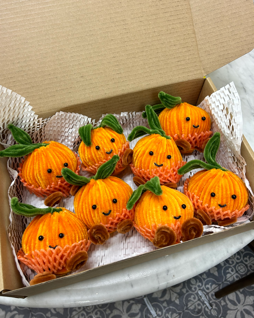 Premium handmade oranges (one carton)